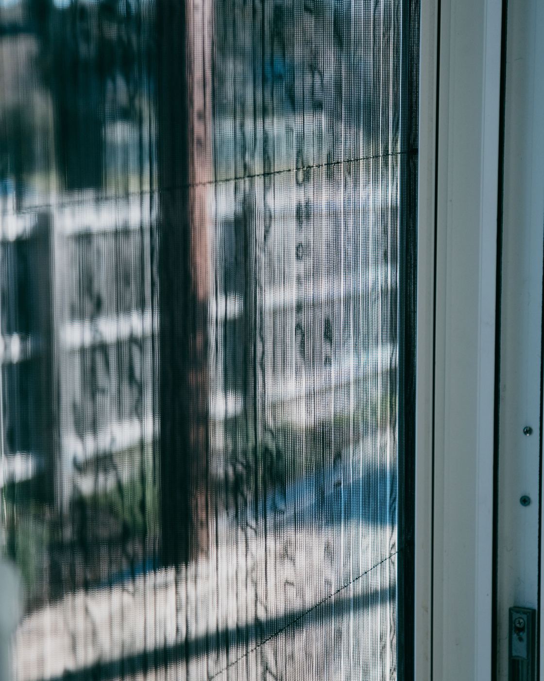 Retractable Fly Screens: Pleated mesh detail